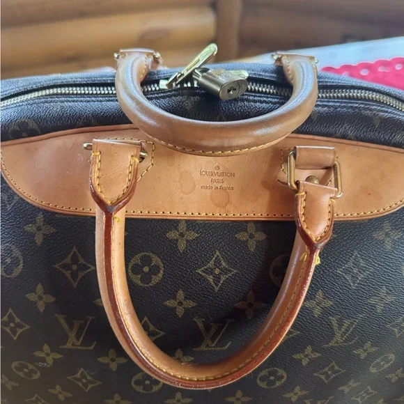 Louis Vuitton Vintage Brown Monogram Bag would make an amazing gym bag! - Picture 2 of 10